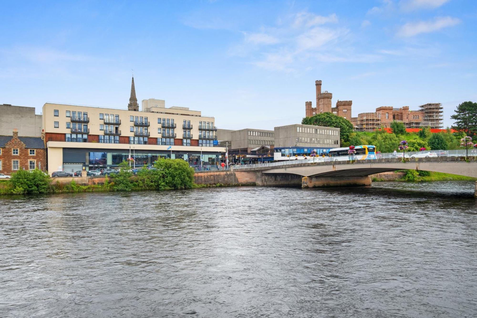 By The Bridge By Toppo Inverness Exteriör bild